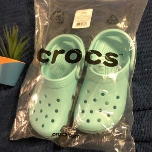 BLUE CROCS